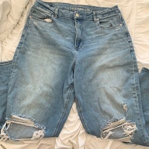 American eagle mom jeans (stretchy)